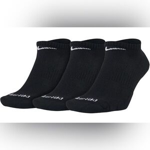 Nike Men’s Essentials Black and White No Show Ankle Socks Med